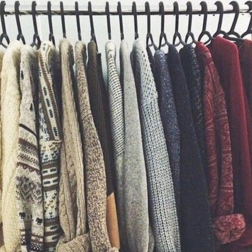 MYSTERY BOX COZY SOFT SWEATER WEATHER FALL WINTER LONG SLEEVE PULLOVER LOT - Picture 3 of 3